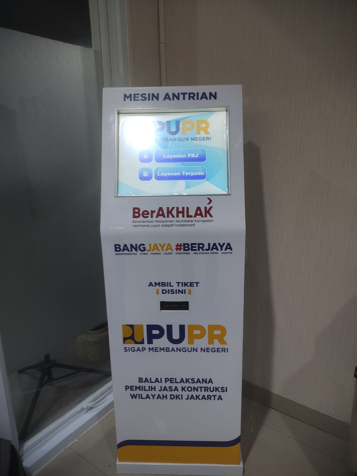 instalasi mesin antrian dinas pupr