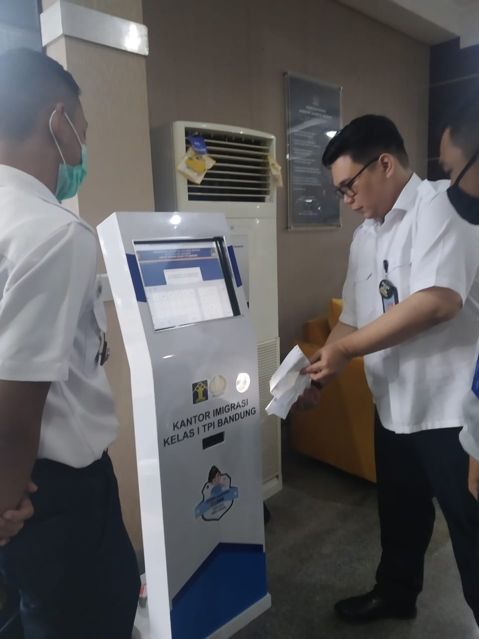 mesin antrian kantor imigrasi 2 mesin antrian kantor imigrasi 2